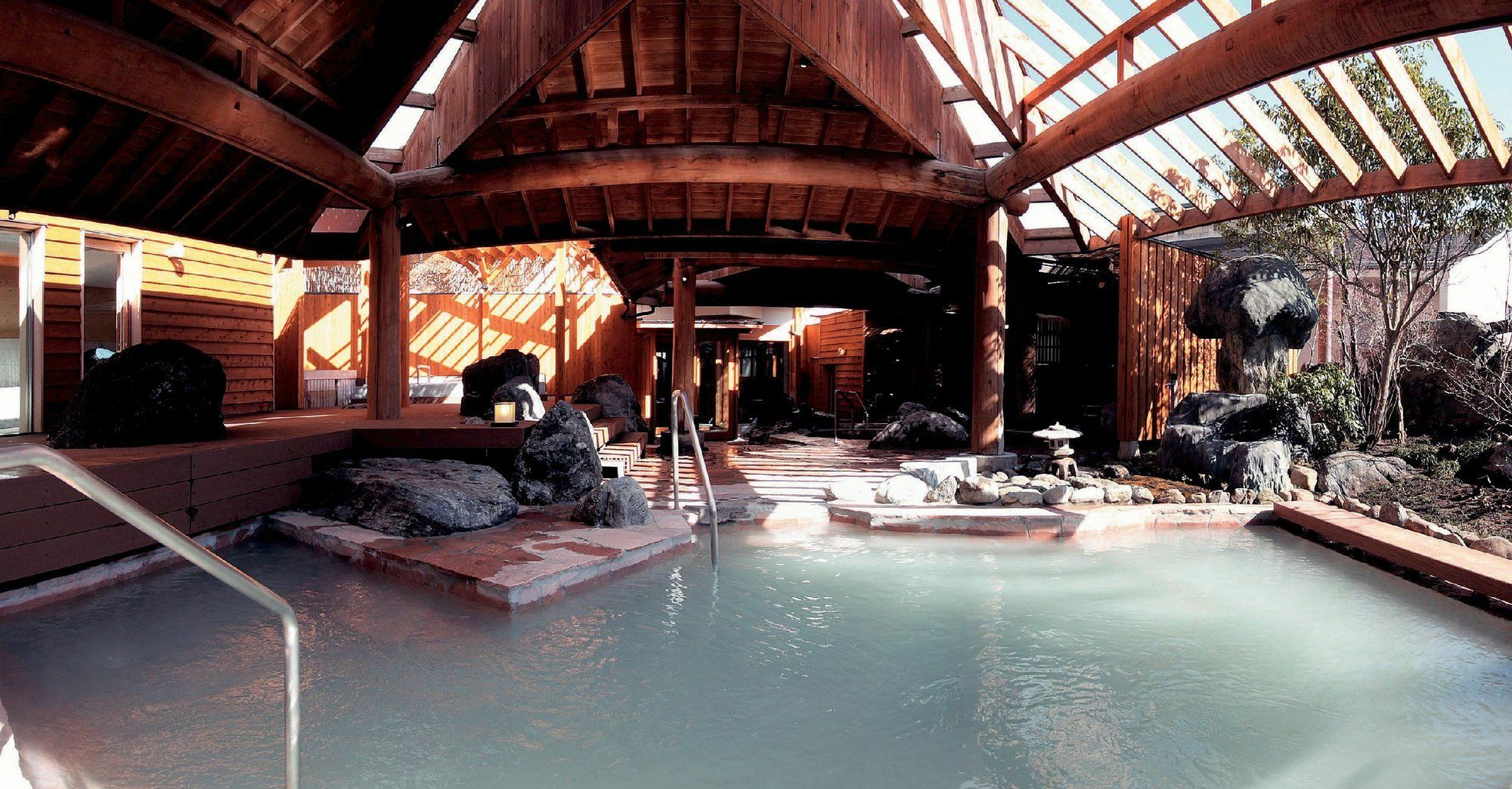 Hotel Sunvalley Насу Екстериор снимка